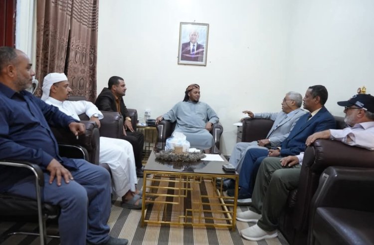 محافظ سقطرى يلتقي لجنة  وزارة التعليم العالي والبحث العلمي