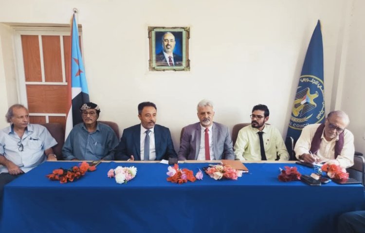 رئيس تنفيذية انتقالي أبين يعقد لقاءً مشتركاً للهيئة التنفيذية لانتقالي المحافظة والهيئة الإدارية لمنسقية الجامعة