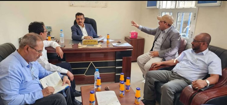 فريق التوجيه والرقابة الرئاسي ينفذ نزولًا ميدانيًا إلى مكتب النفط والمعادن بسقطرى