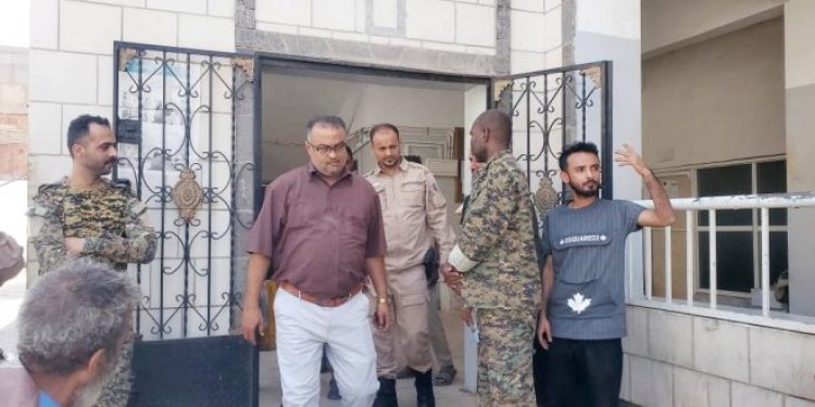 مدير عام التواهي يتفقد شرطة القلوعة ويوجه بتعزيز الأداء والانضباط الأمني