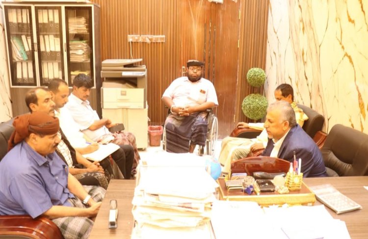 فريق التوجيه والرقابة الرئاسي وقيادة انتقالي المهرة يطلعون على نشاط صندوق النظافة والتحسين بالمحافظة