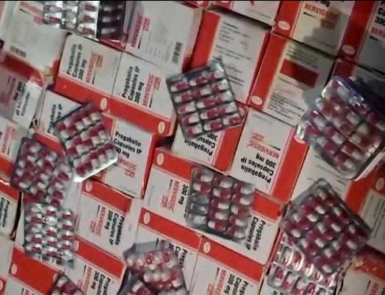 قوات الحملة الأمنية المشتركة تضبط سيارة تحمل حبوبًا مخدرة