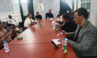 المكتب التنفيذي بمديرية عتق يعقد اجتماعه الاعتيادي للدورة العاشرة لعام 2025