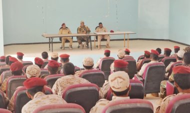 شعبة التوجيه المعنوي بقيادة المنطقة العسكرية الثانية تنظم محاضرة توعوية لتعزيز الروح المعنوية لمنتسبي معسكر قيادة المنطقة