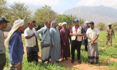 محافظ سقطرى يزور مزرعة جمعية معنوفة ويطّلع على مشروع استصلاحها المموله من مركز الملك سلمان وبرنامج الأغذية العالمي