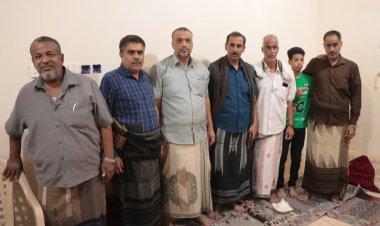 باتيس والمحمدي يقدمان واجب العزاء في وفاة المناضل الشيخ أبوبكر باعباد بمدينة الحامي