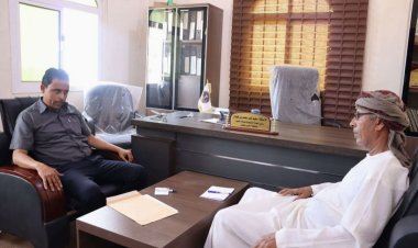 رئيس تنفيذية انتقالي سقطرى يبحث مع نقابة هيئة التدريس آليات إنشاء منسقية الجامعات بالمحافظة
