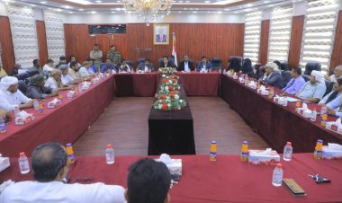 محافظ المهرة يترأس اجتماعًا استثنائيًا مشتركًا للمجلس المحلي والمكتب التنفيذي