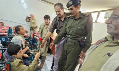 برعاية محافظ شبوة.. الفاطمي يدشن توزيع 180 كرسي متحرك لذوي الإعاقة في مديريات بيحان الثلاث