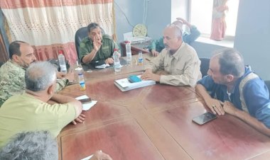 لجنة الإشراف العام تواصل نزولاتها الميدانية لأقسام الشرطة ضمن خطة تنفيذ البرنامج الأمني المكثف في العاصمة عدن.