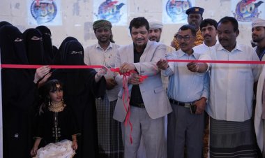 أمين محلي المهرة يدشن معرض "خيوط الرحمة من عمان للمهرة" للأيتام وذوي الاحتياجات الخاصة