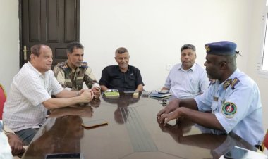 المدير العام لمديرية الشحر يطلع على برنامج اليوبيل الفضي للذكرى الـ25 لرحيل جوهرة الطرب الفنان بدوي زبير