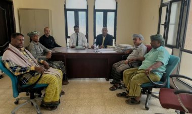 رئيس نيابة سقطرى يتفقد سير العمل في نيابة قلنسية وعبدالكوري ويؤكد أهمية تسريع إجراءات التقاضي