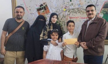 الداؤودي يكرم الطالب “رشيد أحمد” الفائز في مسابقة الأغنية الوطنية بمدارس المنصورة