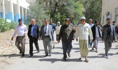 محافظ حضرموت يتفقد سير الأعمال الإنشائية في المبنى الجديد لثانوية الصبان للبنين بسيئون