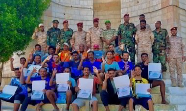 برعاية مباشرة من محافظ حضرموت.. خفر السواحل يختتم دورة تدريبية متقدمة للغوص والإنقاذ البحري لأبناء مديريات وادي حضرموت