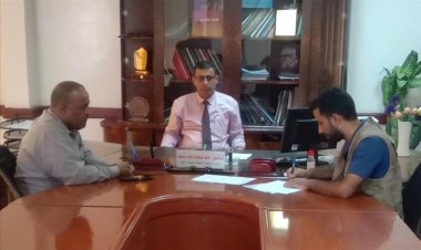 مدير عام مكتب الصحة بلحج يناقش مع منظمة الإغاثة الأولية الدولية تدخلاتها الجديدة بالمحافظة