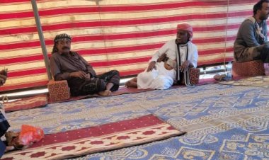 رئيس تنفيذية انتقالي شبوة يؤدي واجب العزاء في وفاة الشيخ علي بن محمد بن علي بن سالم