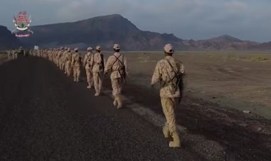 قوات العمالقة الجنوبية تنفذ مسيرًا عسكريًّا لرفع جاهزيتها القتالية