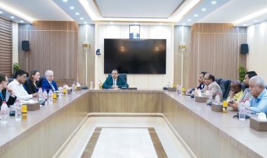 الوزير السقطري يستقبل السفير الألماني والوفد المرافق له ويطّلعان على سير العمل في مشروع إعادة تأهيل الميناء السمكي بعدن