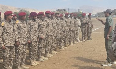 قائد الوية الدعم والاسناد العميد نصر اليافعي يتفقد الجاهزية القتالية للواء الرابع دعم واسناد