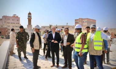 محافظ حضرموت والسفير الألماني يتفقدان مشروع تأهيل المخازن المركزية للأدوية (شريان الإمداد للمحور الشرقي)