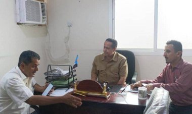 الحالمي يطلع على مستوى سير العمل الاداري والتنظيمي في تنفيذية انتقالي يهر