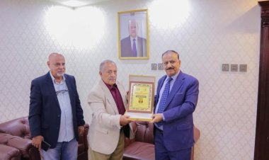 نقابة الصحفيين والإعلاميين تكرم وزير النقل نظير جهوده ورعايته لإعادة تأهيل مبنى النقابة بالعاصمة عدن