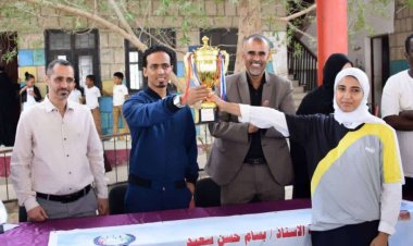 السقاف يشهد نهائي بطولة كرة الطائرة بمدرسة الغرباني ويطّلع على احتياجات صفوف الصم والبكم في صيرة