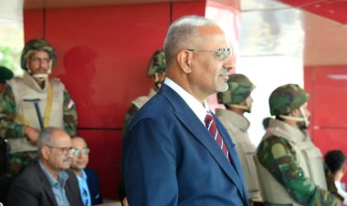 الرئيس القائد عيدروس الزُبيدي يشهد عرضا عسكريا مهيبا للقوات المسلحة الجنوبية احتفاءً بالعيد الـ58 للاستقلال الوطني 30 نوفمبر