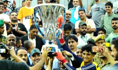 الرئيس الزُبيدي يشهد نهائي كأس العاصمة عدن ويتوج وحدة عدن بطلاً للبطولة