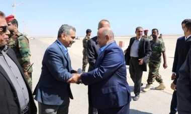 محافظ حضرموت سالم الخنبشي يصل المكلا