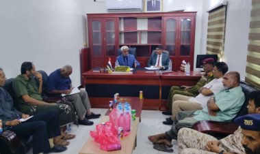 مدير عام جمرك شحن يناقش مع الجهات الأمنية آلية ضبط تهريب العملة ومكافحة غسيل الأموال