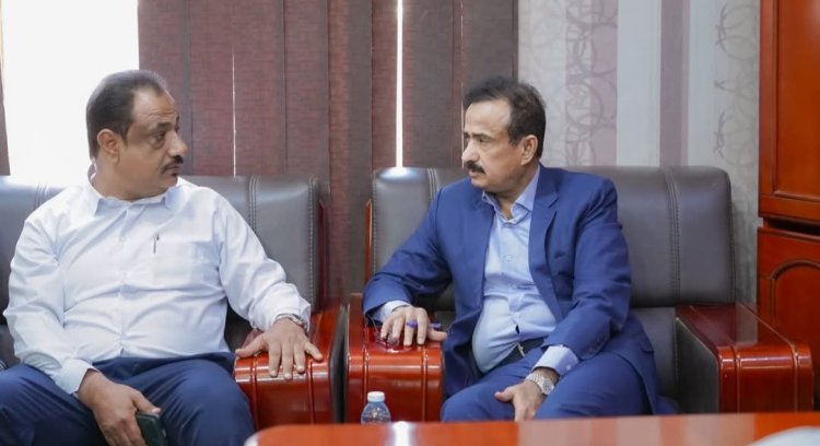 المحافظ بن الوزير يطّلع على أوضاع مديرية جردان ويوجه بتعزيز مستوى الأداء والخدمات المقدمة للمواطنين.