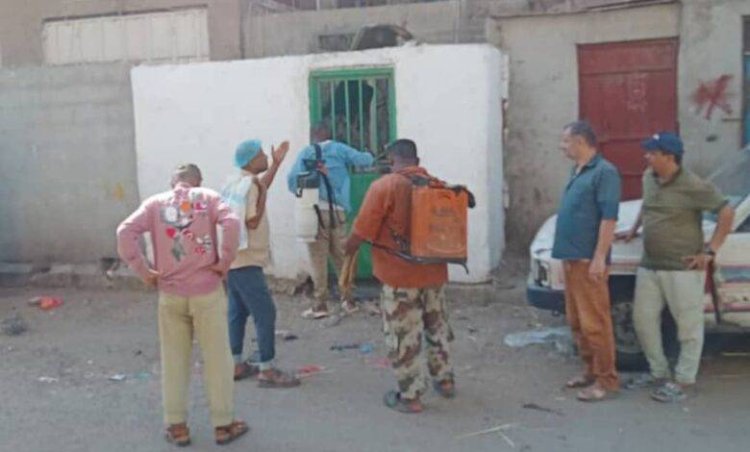 استمرار أعمال الرش الرذاذي والتفتيش الصحي في مديرية المعلا