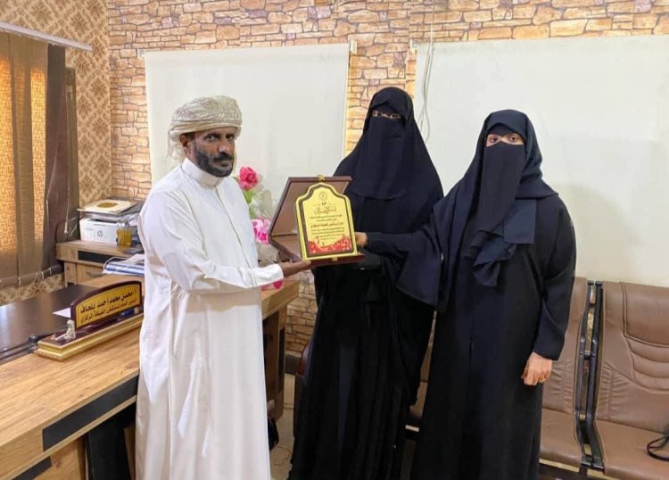 تنمية المرأة بالغيضة وسيحوت تكرمان مستشفى الغيضة ومؤسسة فينا خير تقديرًا لدعمهما حملة أكتوبر الوردي