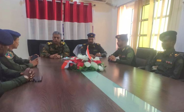 مدير عام أمن  المهرة يلتقي عدد من خريجي كلية الشرطة من أبناء المحافظة