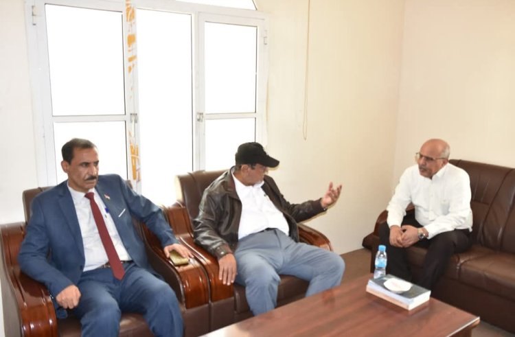 الكثيري يؤكد دعم المجلس الانتقالي لجهود تطوير الخدمات الملاحية في مطاري الريان وسيئون