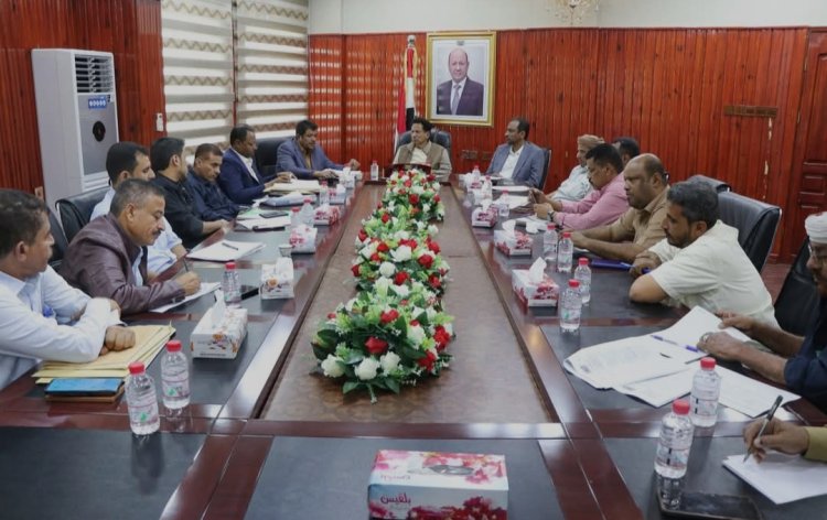 محافظ المهرة يترأس اجتماع لجنة إعداد الخطة والموازنة لعام 2026م