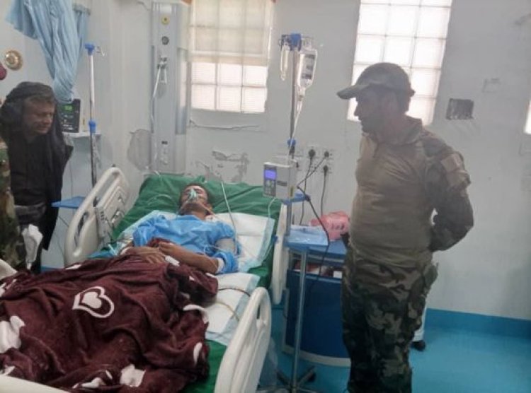 قائد اللواء الخامس دفاع شبوة يتفقد عددا من الجرحى بمستشفى بن زايد