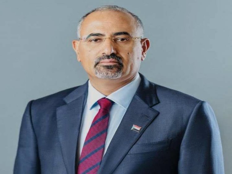 الرئيس الزُبيدي يُعزي في ضحايا حادث تصادم الحافلتين بمحافظة أبين