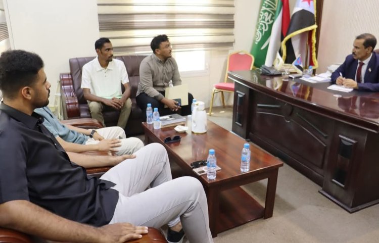 رئيس انتقالي حضرموت يشيد بجهود طلاب الطب بجامعة العرب في تنفيذ دراسة مرجعية لتعداد الدم في المكلا