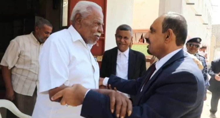 تقديراً للكفاءات الوطنية.. محافظ حضرموت يزور "العميد الركن أحمد الكلالي" أول حضرمي تخرج من الكلية الحربية بمصر