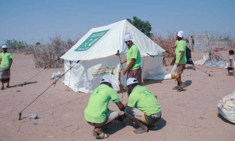 مركز الملك سلمان للإغاثة يوزع مساعدات إيوائية طارئة للمتضررين من الأمطار والسيول بمحافظة لحج
