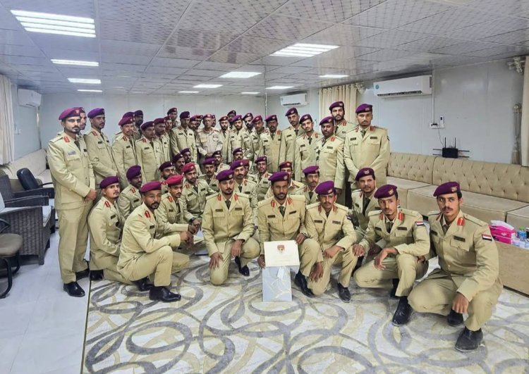 خريجو الدفعة الثالثة من كلية زايد العسكرية من أبناء حضرموت يتسلّمون شهادات تخرّجهم من قيادة التحالف العربي بالمكلا