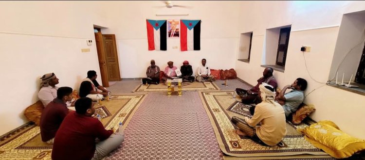 قيادة انتقالي تريم تدشن برنامج النزول الميداني إلى اللجان المحلية وتزور مركز الردود