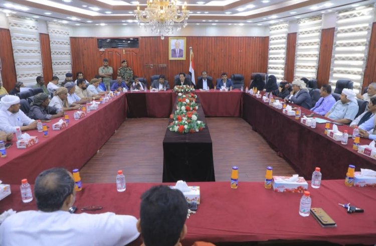 محافظ المهرة يترأس اجتماعًا استثنائيًا مشتركًا للمجلس المحلي والمكتب التنفيذي