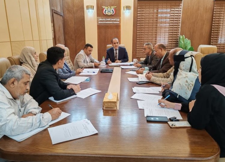 وزير الصحة يترأس اجتماعاً للجنة الإشرافية للملتقى العلمي الثاني لمكافحة مقاومة مضادات الميكروبات