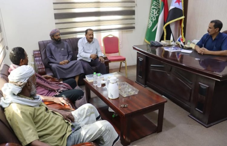 باتيس يبحث مع اللجان المجتمعية تعزيز الشراكة لخدمة المواطنين بمدينة المكلا