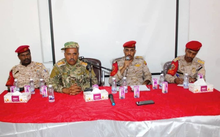 رئيس شعبة التوجية المعنوي العقيد الجهوري ينفذ محاضرة توعوية حول الانضباط العسكري لأفراد الشرطة العسكرية